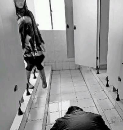 国产厕所偷拍 第2张 国产厕所偷拍 第2张